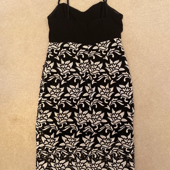 Spaghetti strap formal dress - Picture 2 of 3